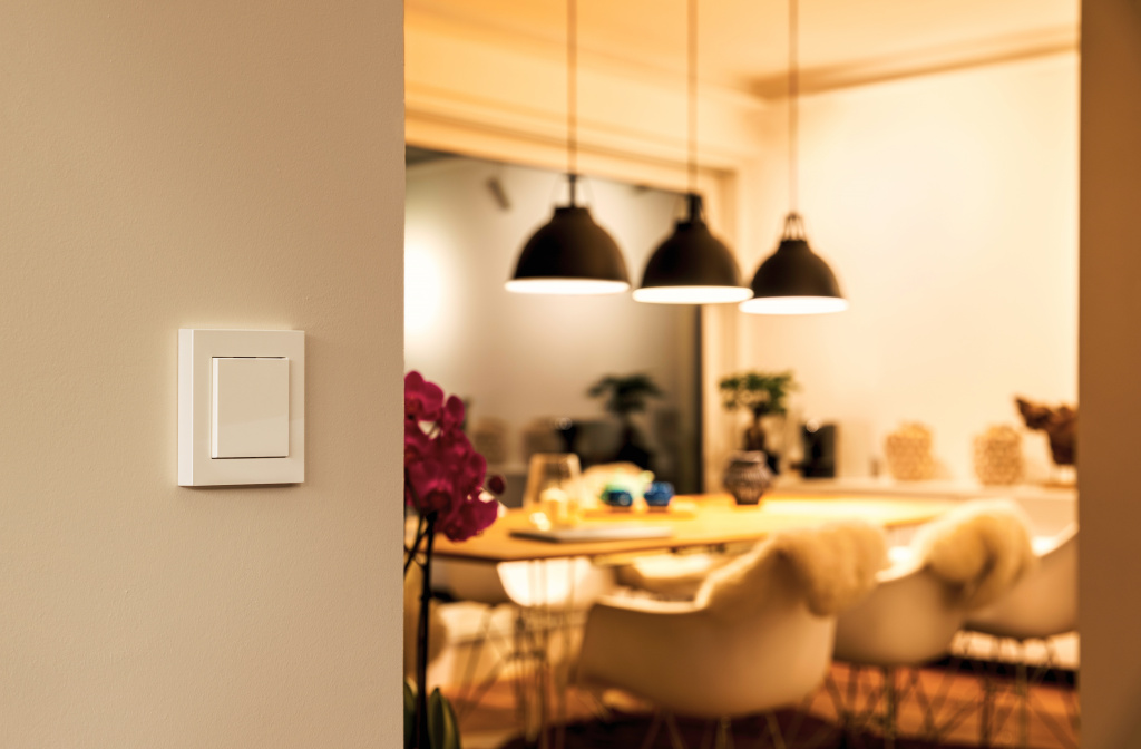 Eve Light Switch Connected Wall Switch - Thread compatible