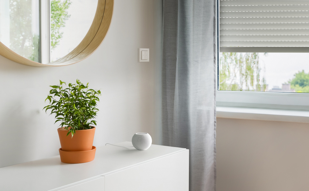 Eve Shutter Switch Smart Shutter Controller (built-in schedules, adaptive shading) - Thread compatible