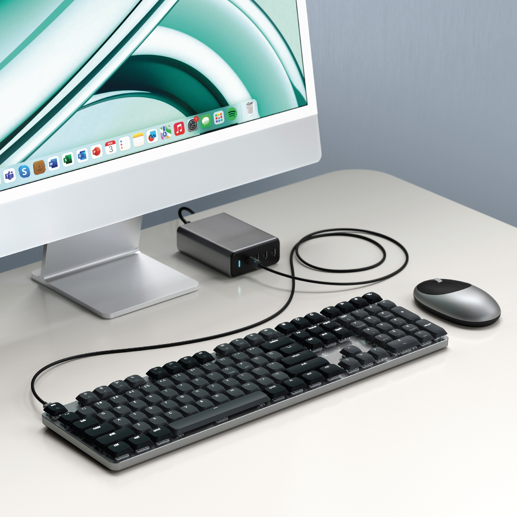 Satechi SM3 Slim Mechanical Backlit Bluetooth Keyboard (Dark) - US- Dark
