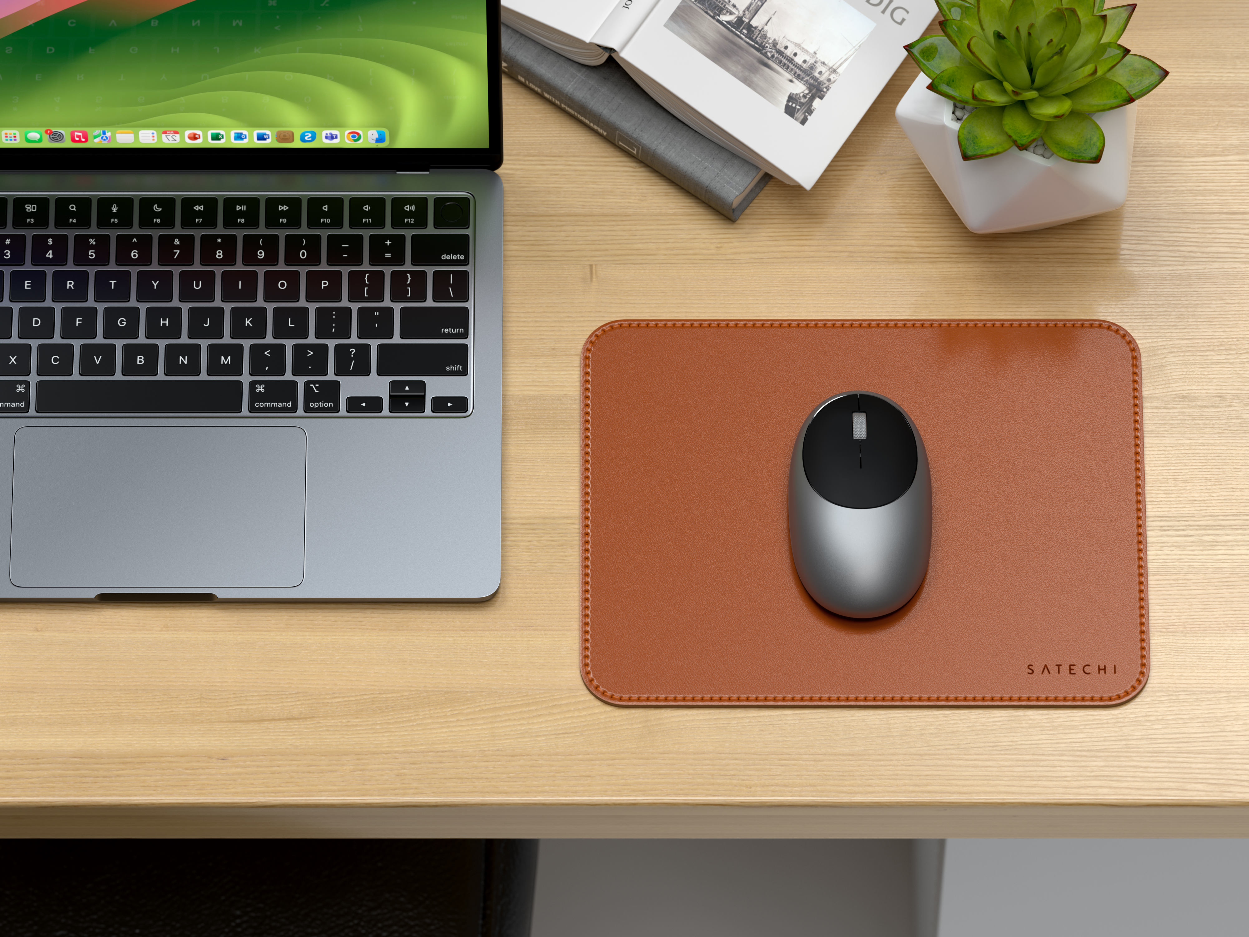 Satechi Vegan-Leather Premium Mouse Pad - Brown