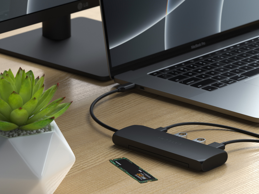 Satechi Aluminium USB-C Hybrid Multiport adapter (SSD Enclosure, HDMI 4K, 2 x USB-A 3.1 Gen 2 up to 10 Gbps) - Black