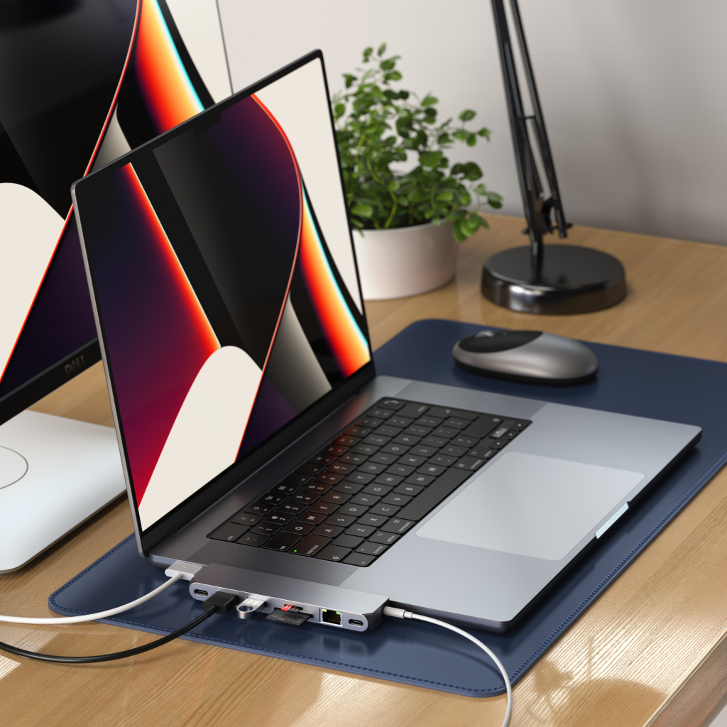 Satechi Aluminium Pro Hub Mini (1xUSB4 96W up to 6K 60Hz display output, 2 x USB-A 3.0, 1xEthernet, 1xUSB-C, 1xAudio) - Space Grey