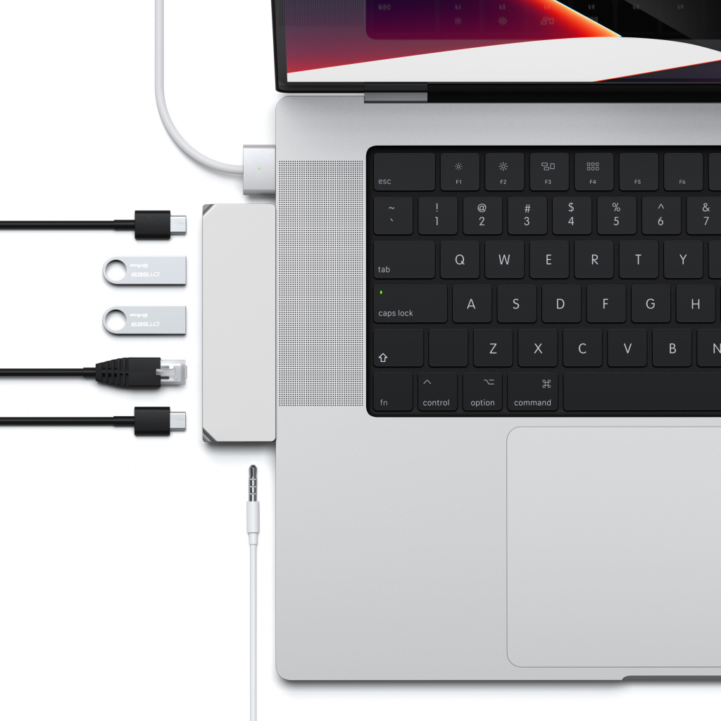 Satechi Aluminium Pro Hub Mini (1xUSB4 96W up to 6K 60Hz display output, 2 x USB-A 3.0, 1xEthernet, 1xUSB-C, 1xAudio) - Silver